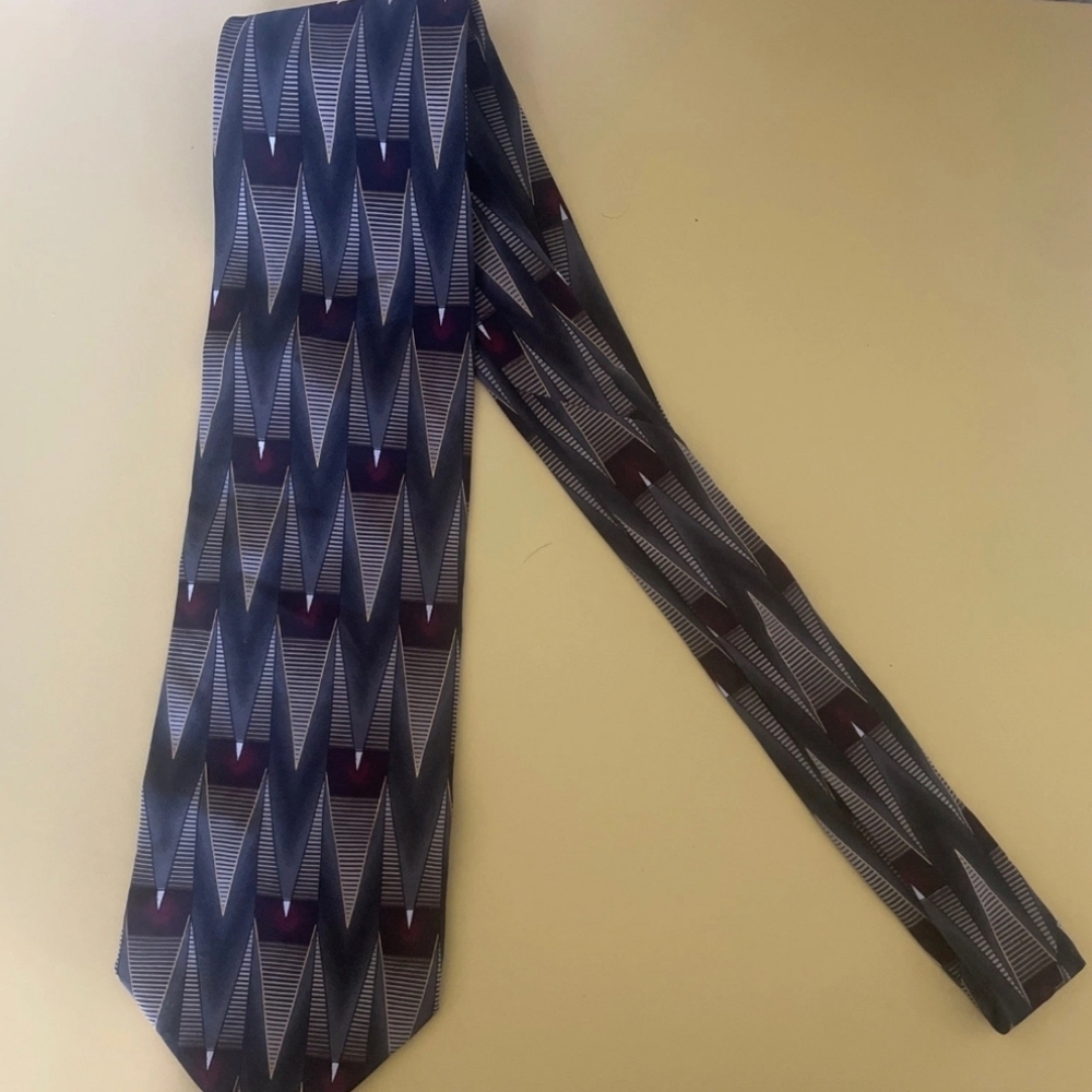 Ziggurat 100% Silk Abstract Print Tie